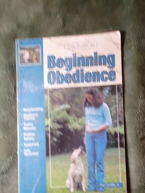 Beginning Obedience Dog Training Guide - Blue